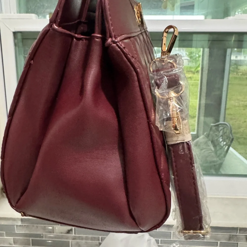 🆕Badgley Mischka Quilted Maroon Satchel w/ long strap
